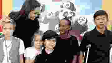 İşte buna şaşıracaksınız: Angelina çocuklarını...
