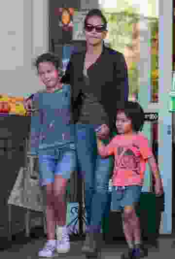 İşte buna şaşıracaksınız: Angelina çocuklarını...